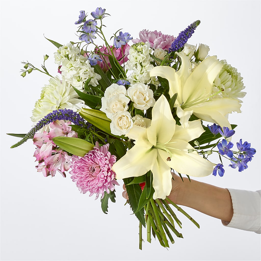 Winter Celebration Bouquet –  Floreria Mexico #2, Torrance CA