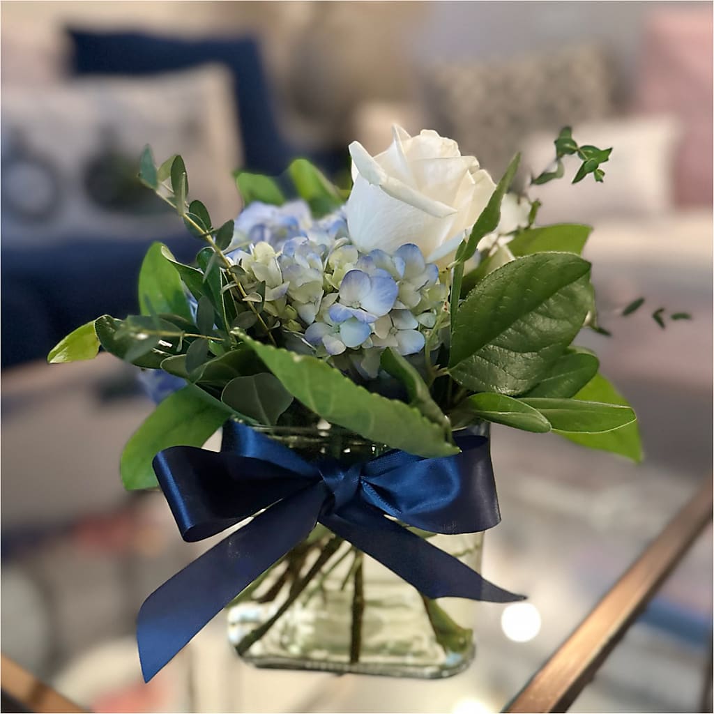 Sky Blue Delight Bouquet –  Floreria Mexico #2, Torrance CA